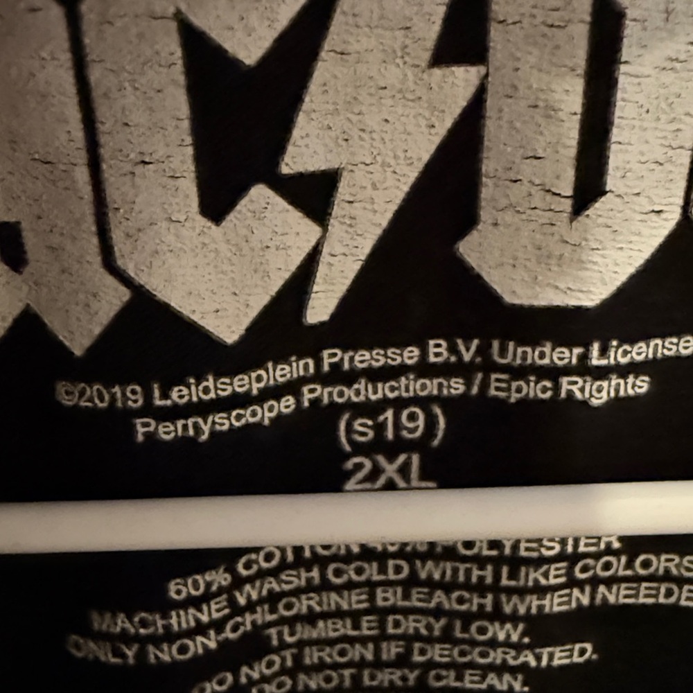 BIG & TALL AC/DC Black Tee with Red and Blue Graphics Size 2XL GUC - Picture 9 of 10